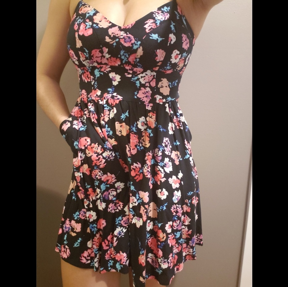 Size small floral Express sundress